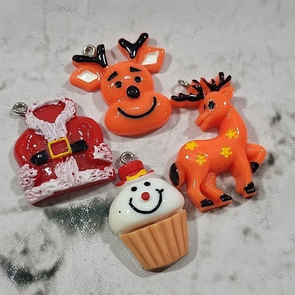 Vintage Christmas Charms Lot Of 26 Holiday Crafts Jewelry Making Santa Snowman‎